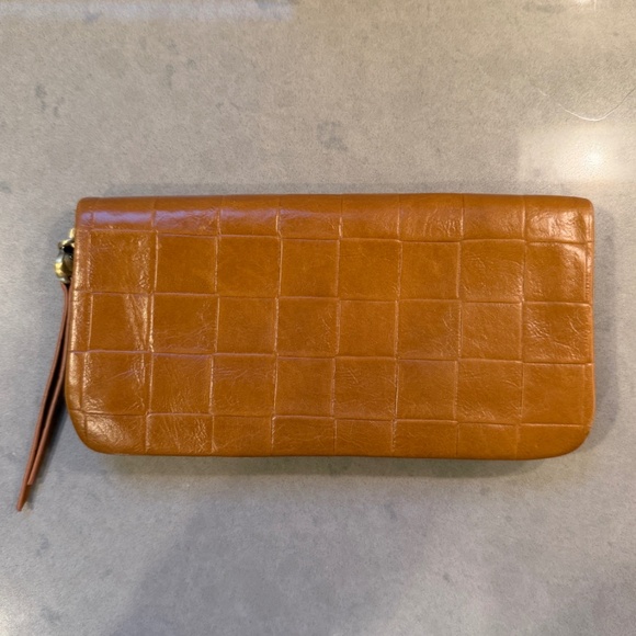 HOBO Eliza Continental Wallet, Weave Deboss Leather Truffle - Picture 1 of 3